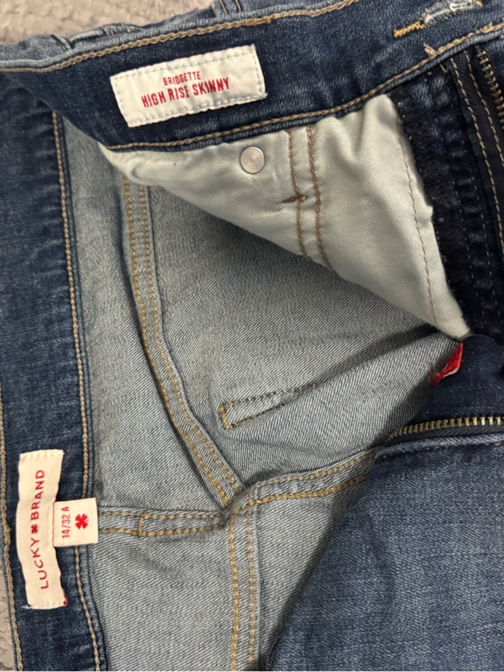 Lucky Brand Women's Skinny Jeans in Medium Blue Wash - Picture 2 of 2